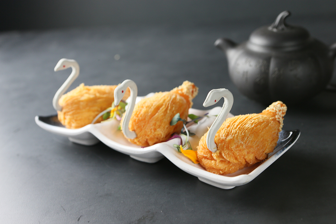 Swan Puff